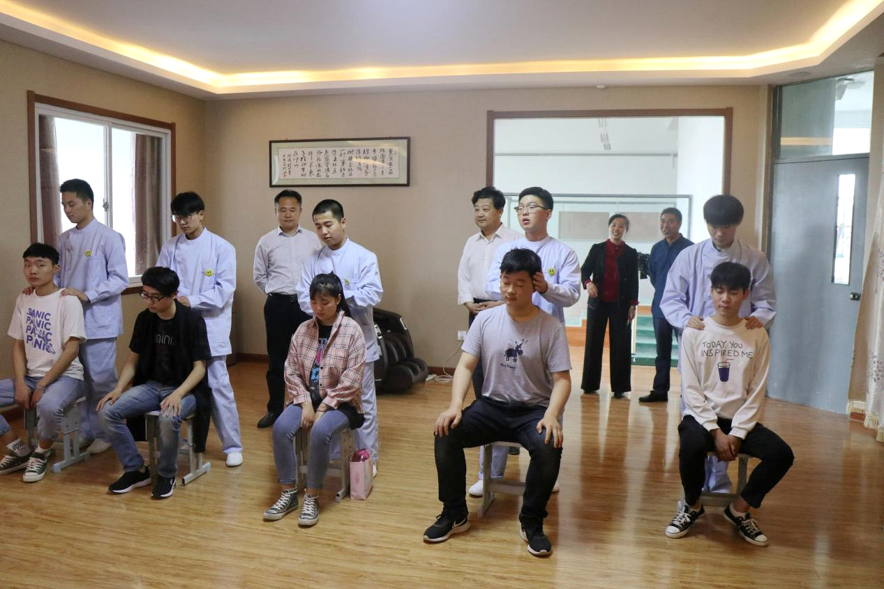 日出水了啊快点使劲动态图