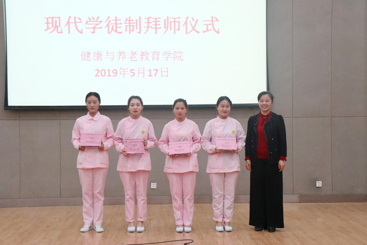 日出水了啊快点使劲动态图