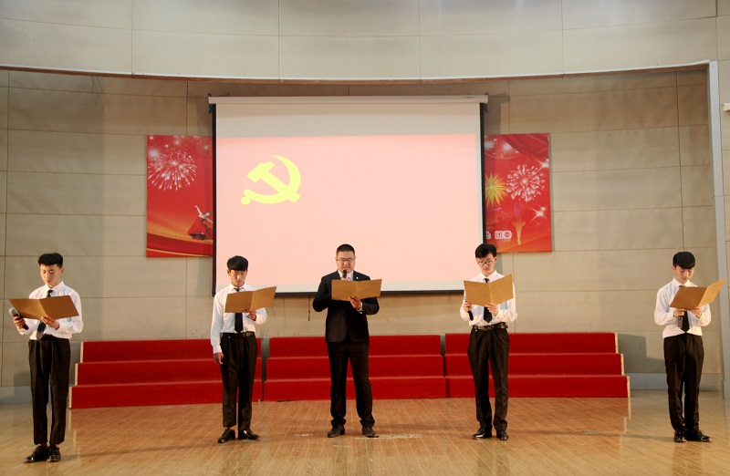 日出水了啊快点使劲动态图