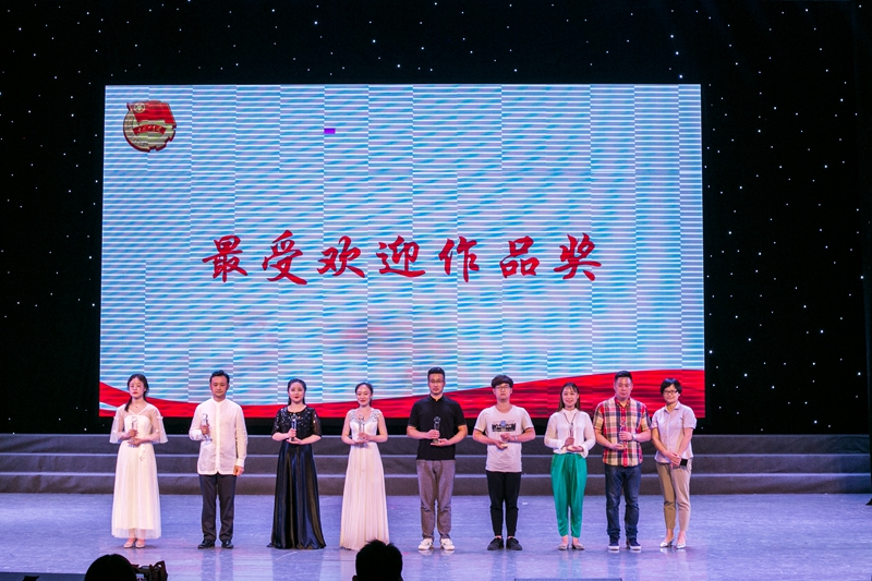 日出水了啊快点使劲动态图