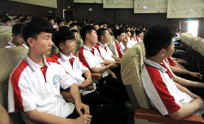 日出水了啊快点使劲动态图