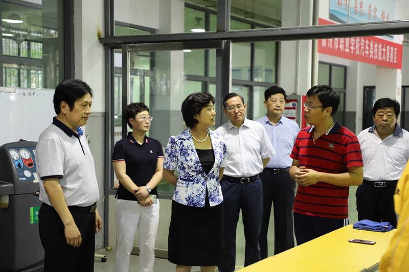 日出水了啊快点使劲动态图