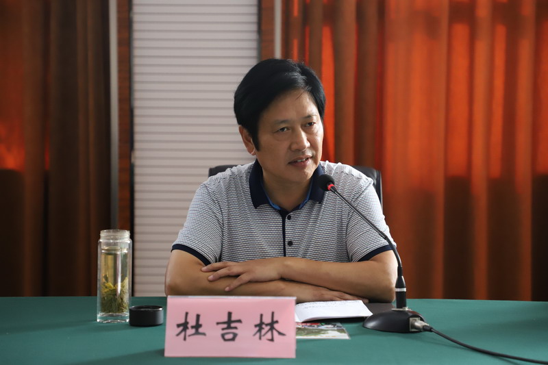 日出水了啊快点使劲动态图