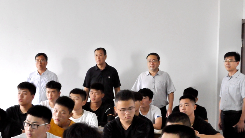 日出水了啊快点使劲动态图