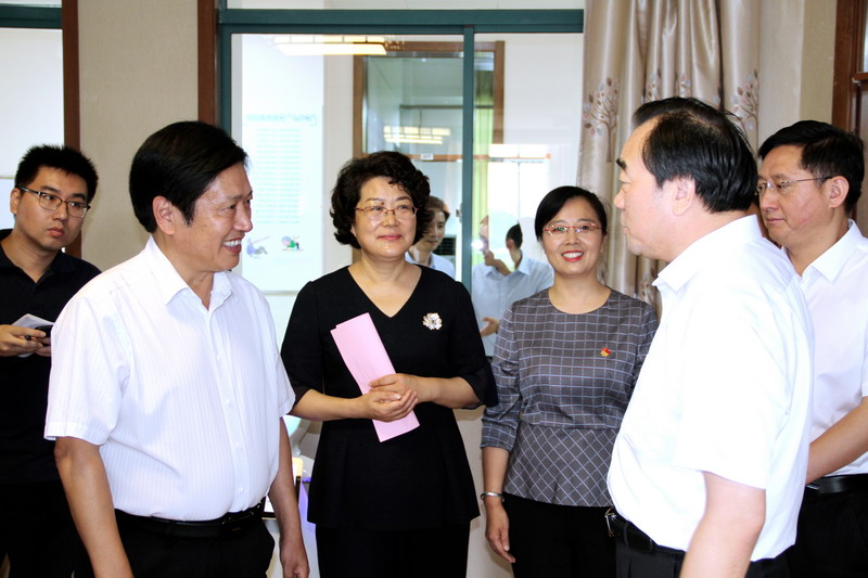 日出水了啊快点使劲动态图