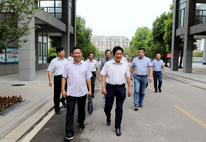 日出水了啊快点使劲动态图