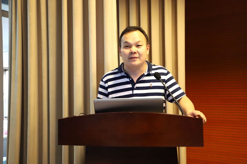 日出水了啊快点使劲动态图