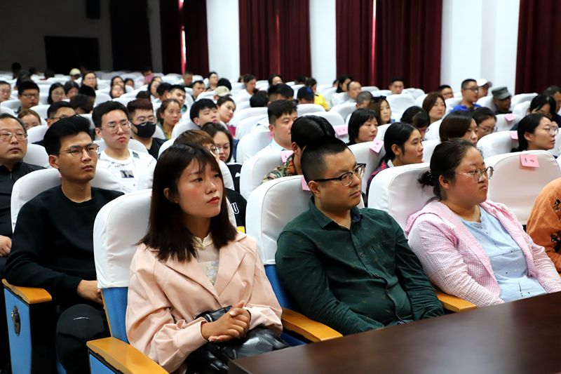 日出水了啊快点使劲动态图