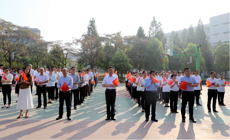 日出水了啊快点使劲动态图