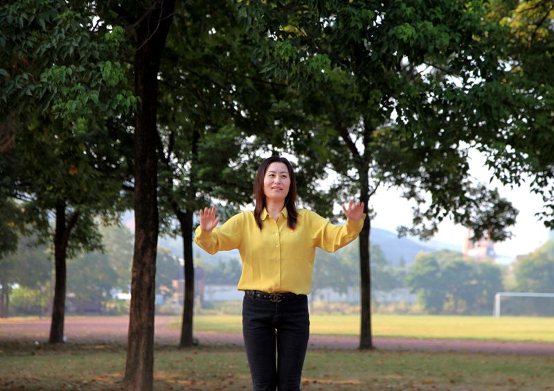 日出水了啊快点使劲动态图