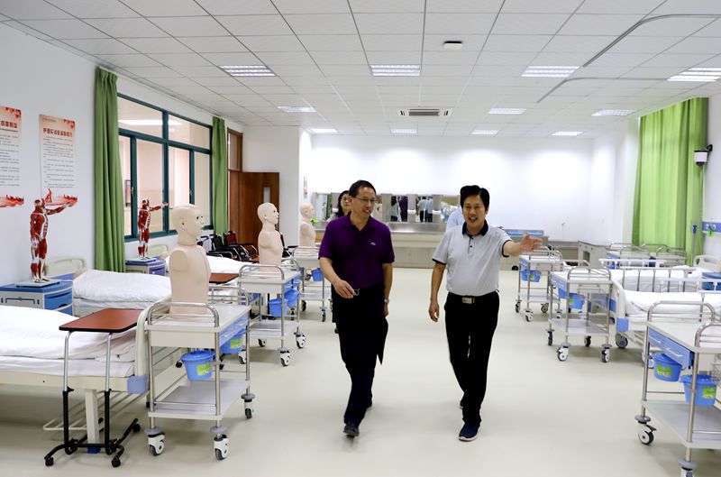 日出水了啊快点使劲动态图