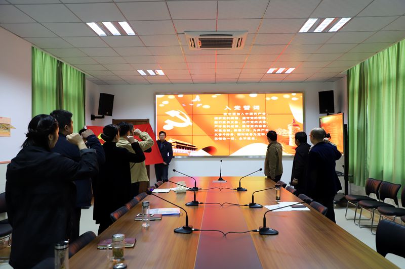 日出水了啊快点使劲动态图