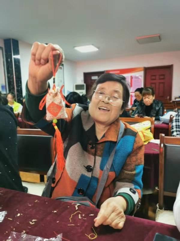 日出水了啊快点使劲动态图