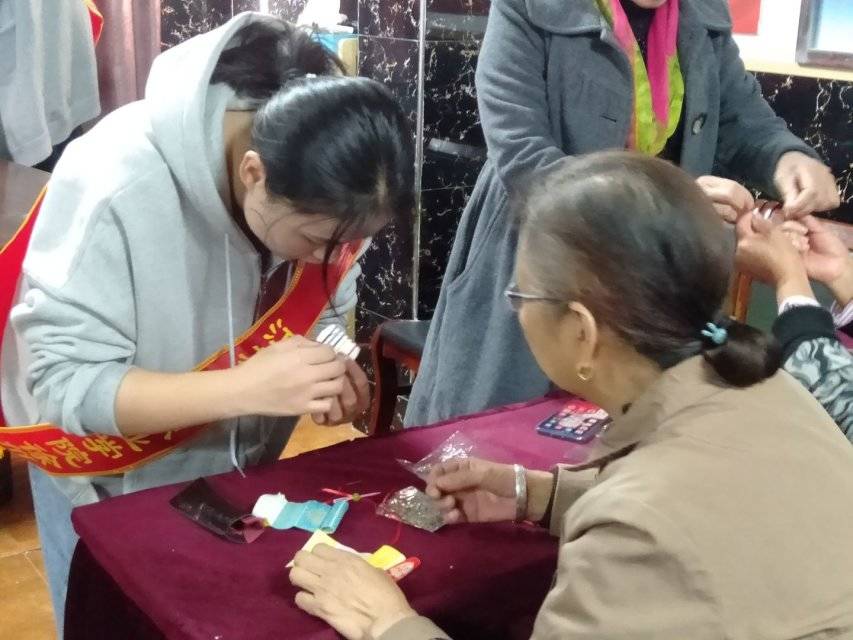 日出水了啊快点使劲动态图