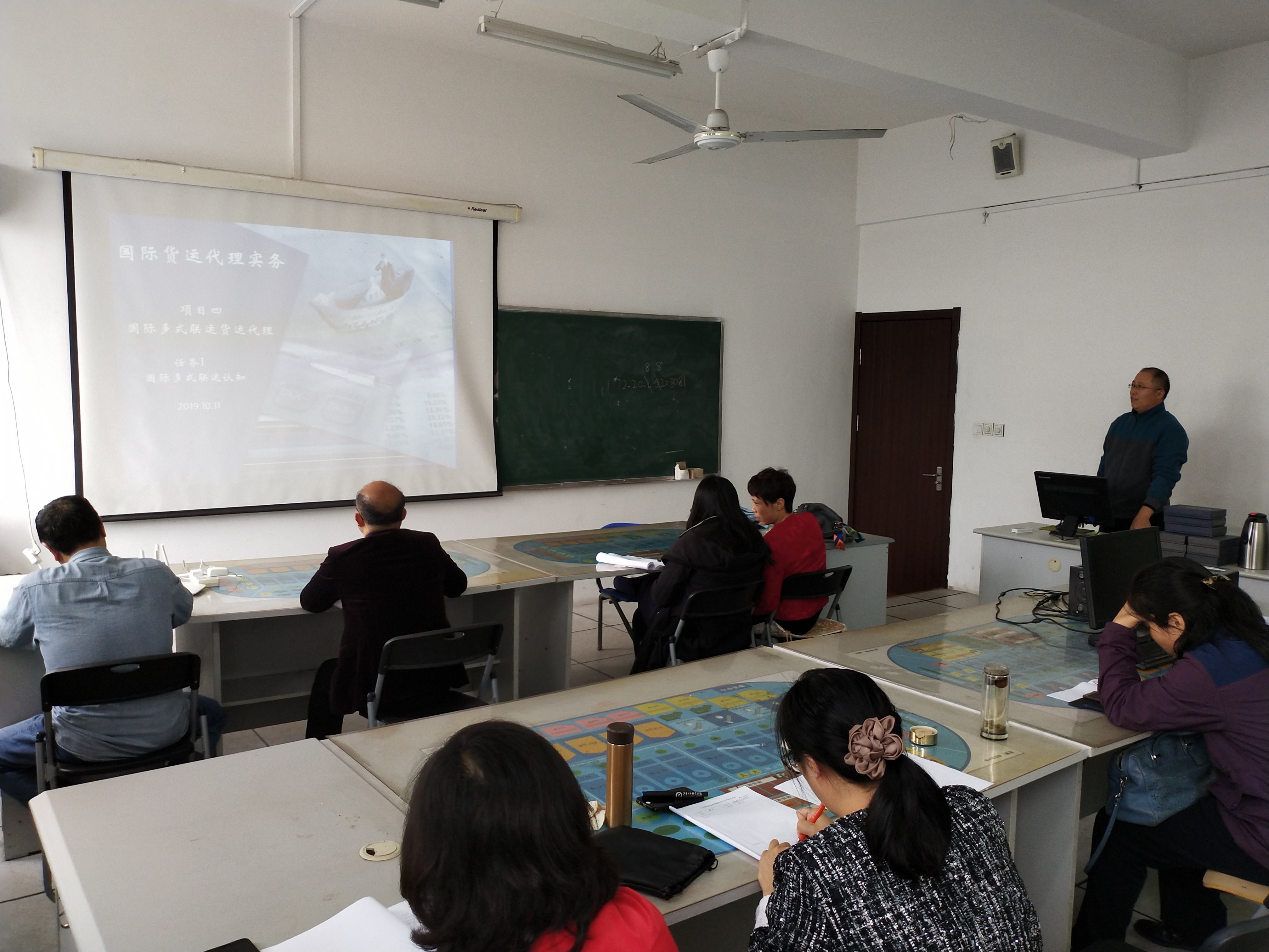 日出水了啊快点使劲动态图