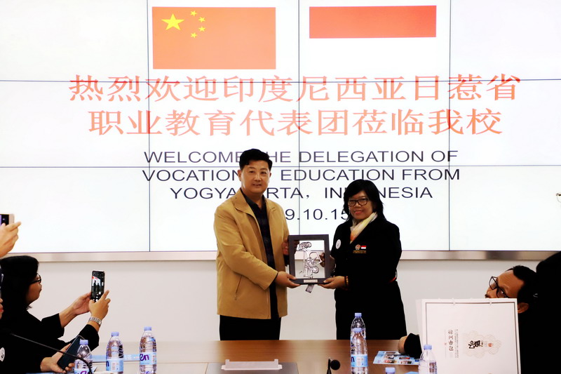 日出水了啊快点使劲动态图