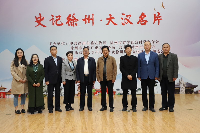 日出水了啊快点使劲动态图