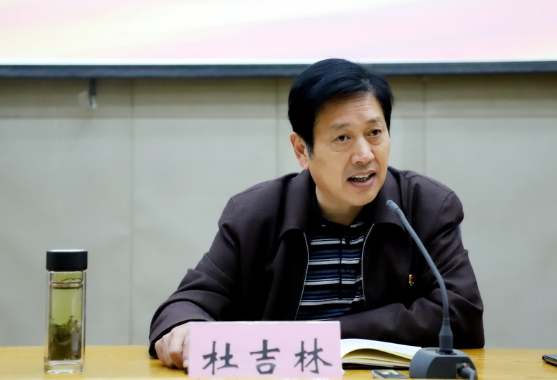 日出水了啊快点使劲动态图