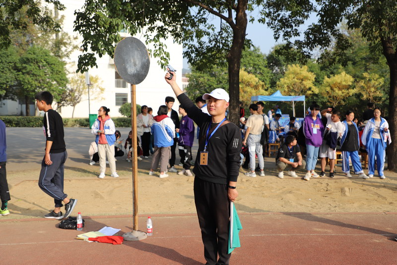 日出水了啊快点使劲动态图