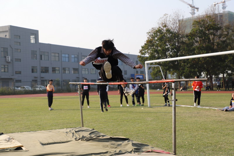 日出水了啊快点使劲动态图