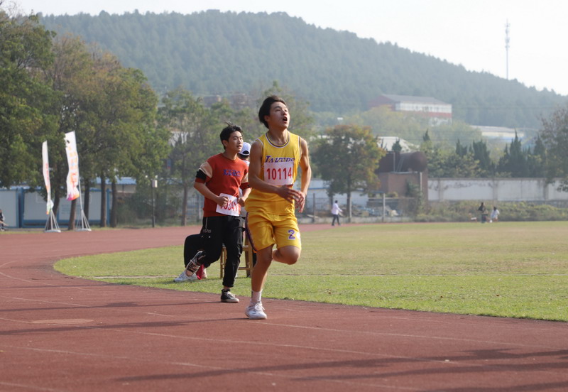 日出水了啊快点使劲动态图