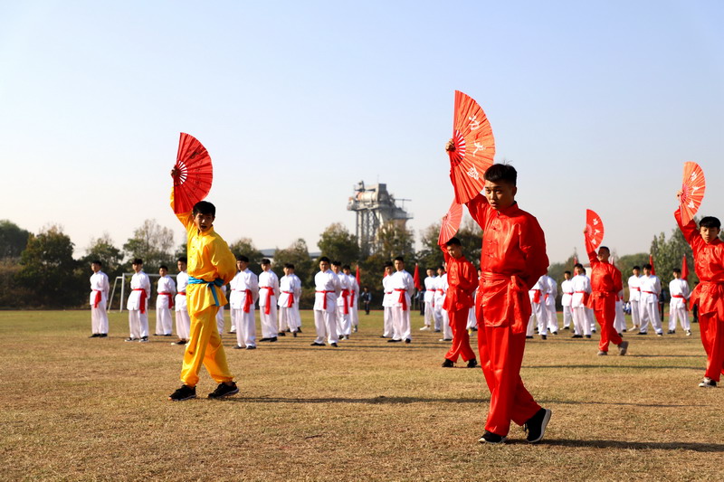 日出水了啊快点使劲动态图