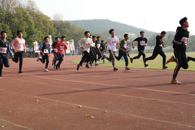日出水了啊快点使劲动态图