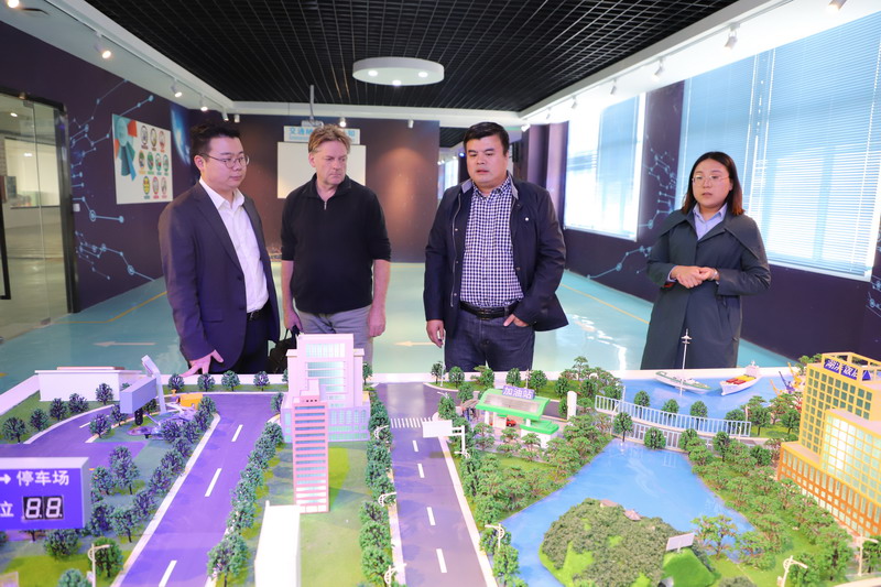 日出水了啊快点使劲动态图