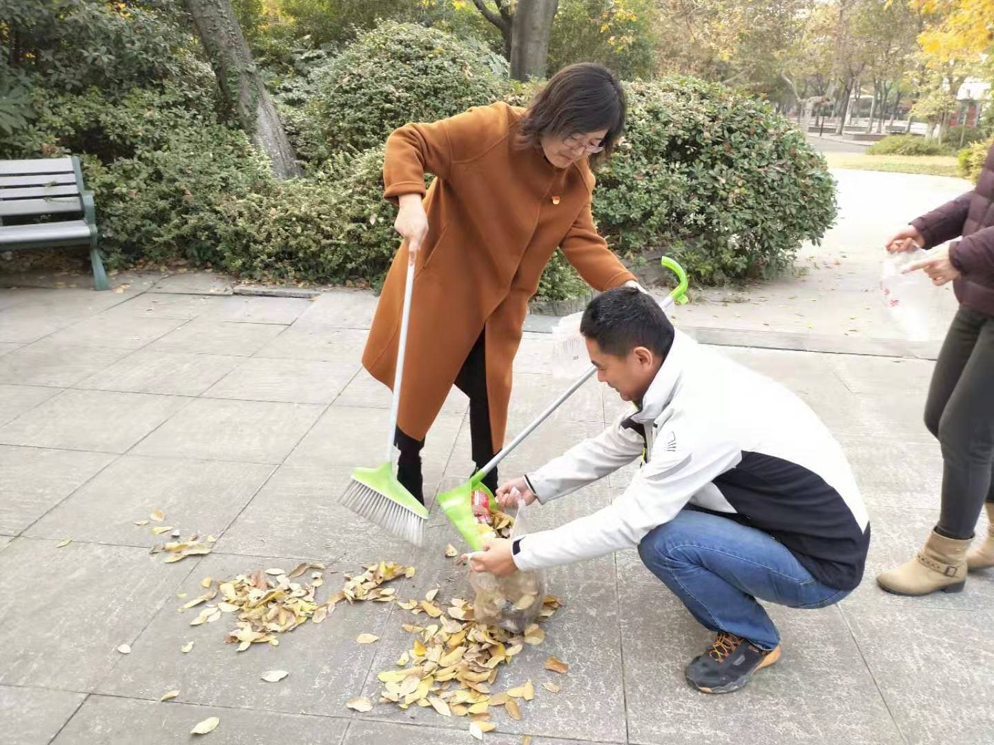 日出水了啊快点使劲动态图