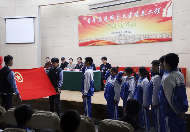 日出水了啊快点使劲动态图