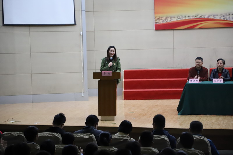 日出水了啊快点使劲动态图