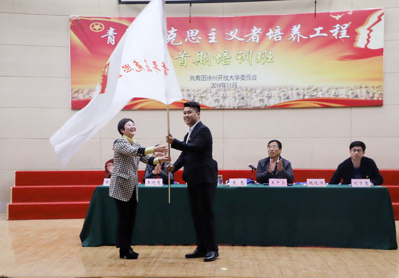 日出水了啊快点使劲动态图