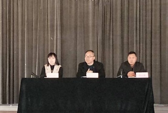 日出水了啊快点使劲动态图