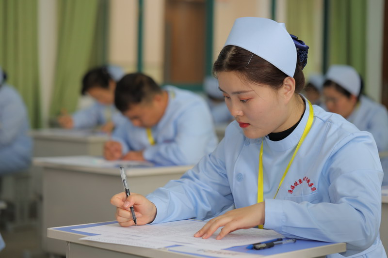 日出水了啊快点使劲动态图