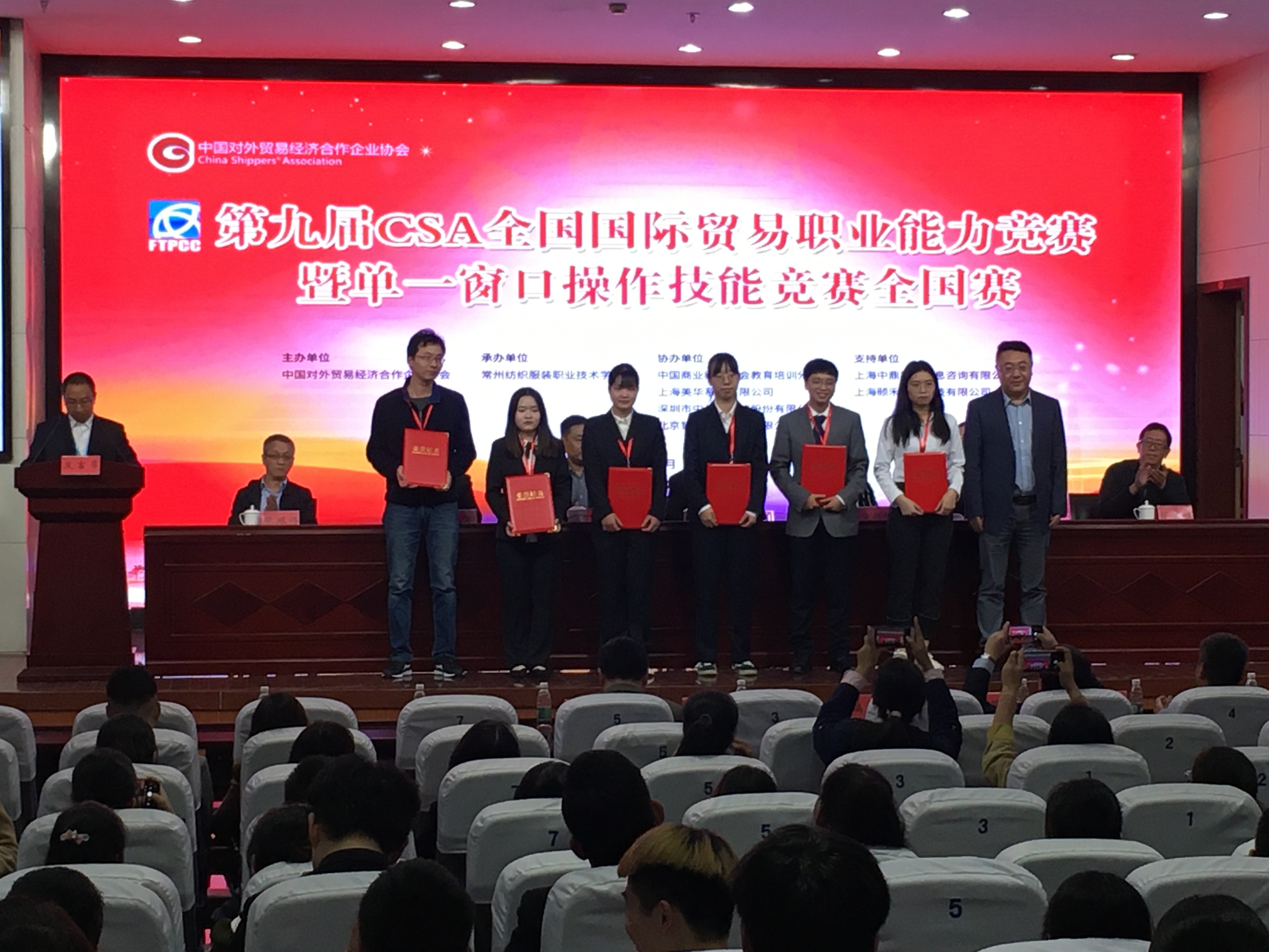 日出水了啊快点使劲动态图