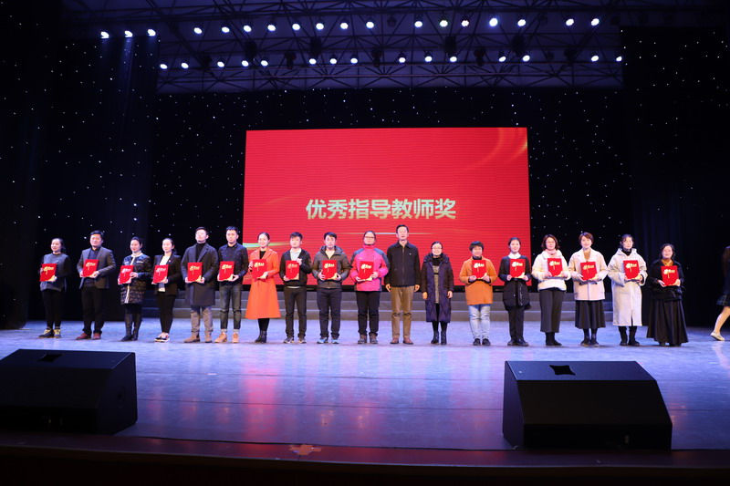 日出水了啊快点使劲动态图