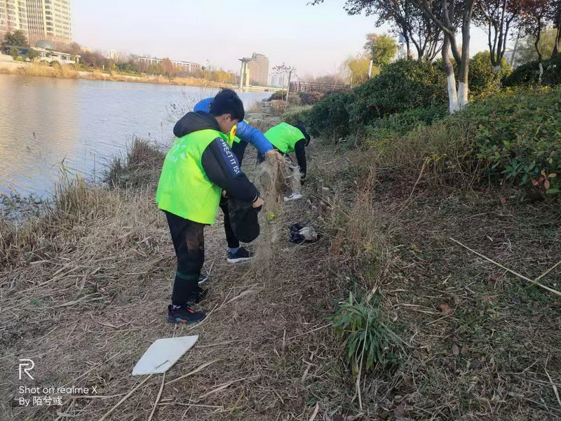 日出水了啊快点使劲动态图