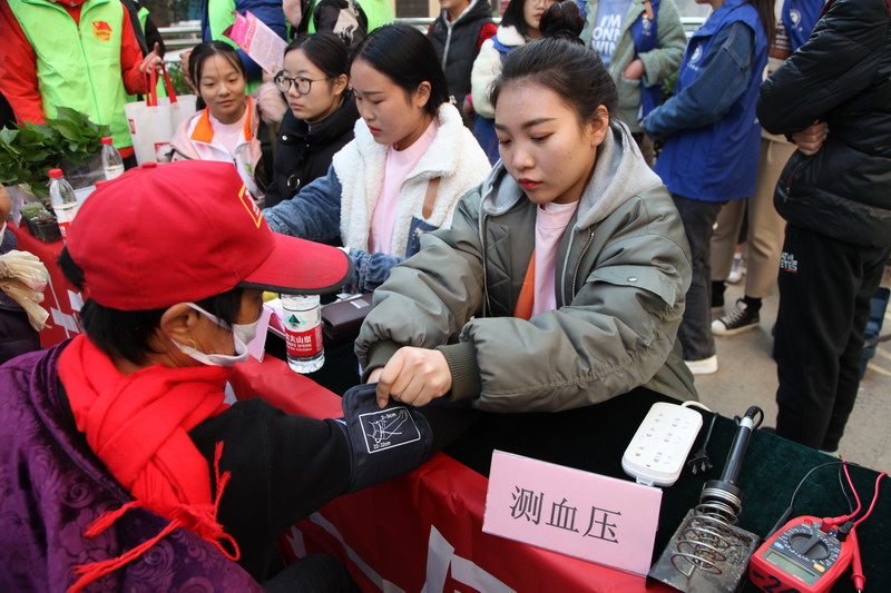 日出水了啊快点使劲动态图