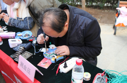 日出水了啊快点使劲动态图