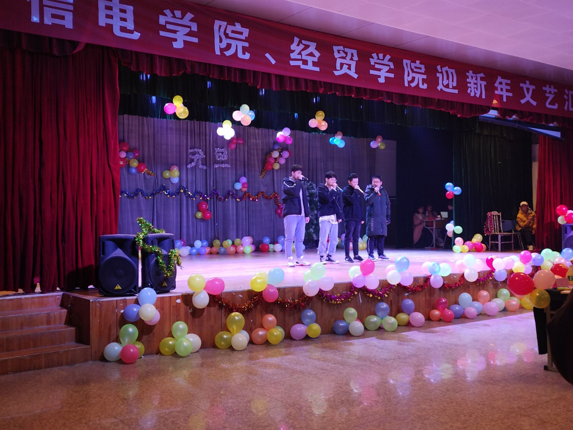 日出水了啊快点使劲动态图