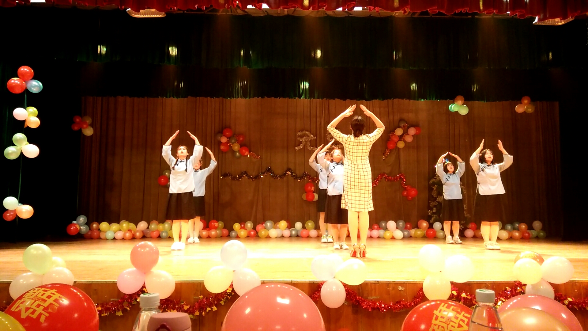 日出水了啊快点使劲动态图