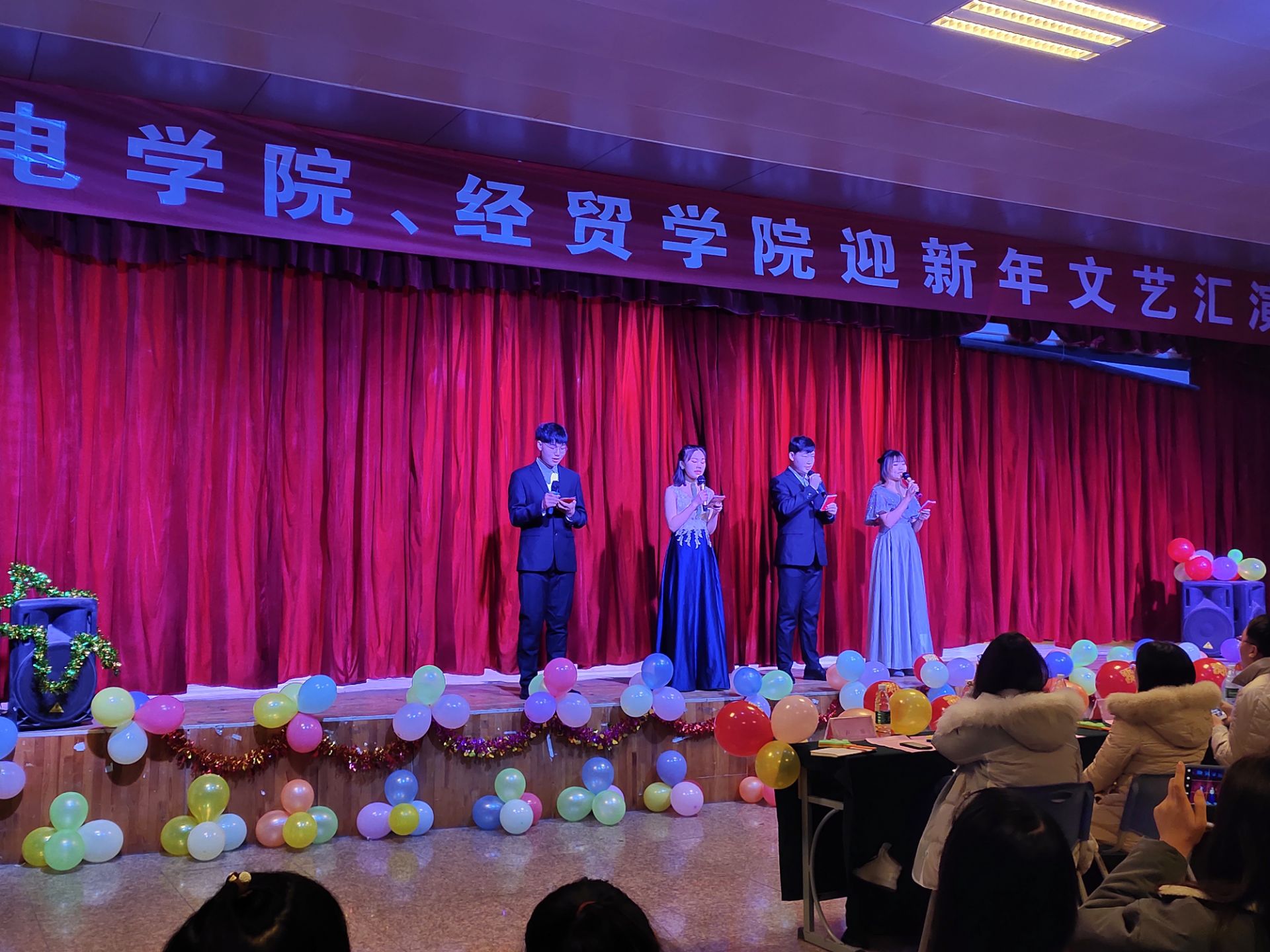 日出水了啊快点使劲动态图