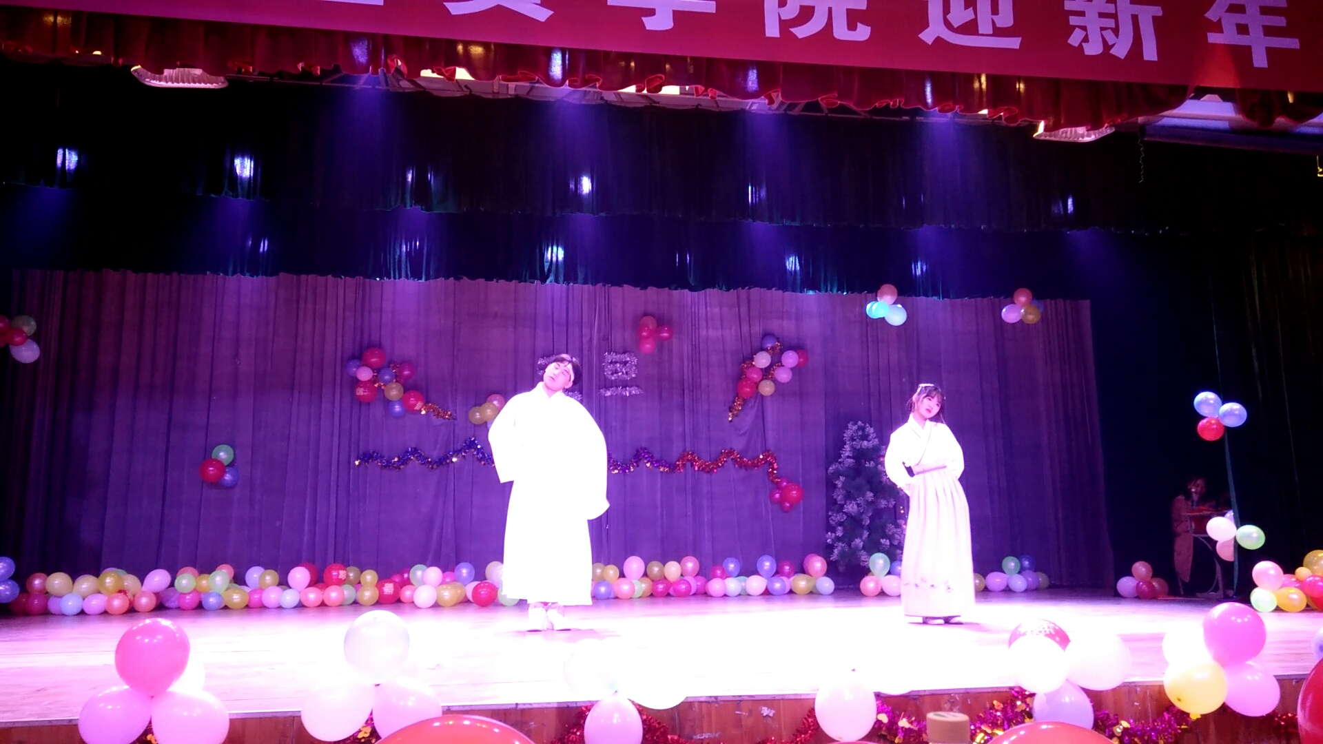 日出水了啊快点使劲动态图