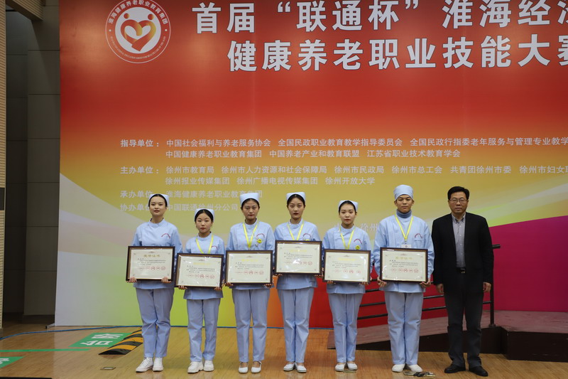 日出水了啊快点使劲动态图