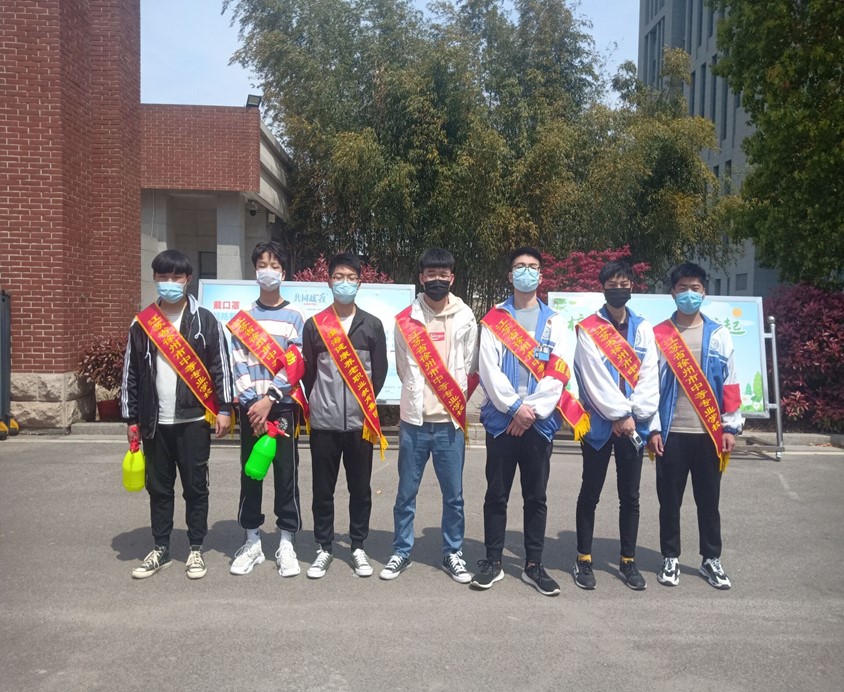 日出水了啊快点使劲动态图