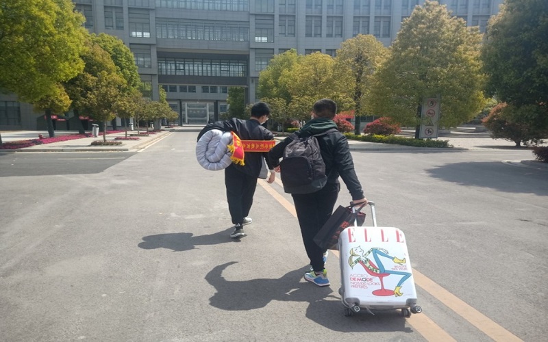 日出水了啊快点使劲动态图