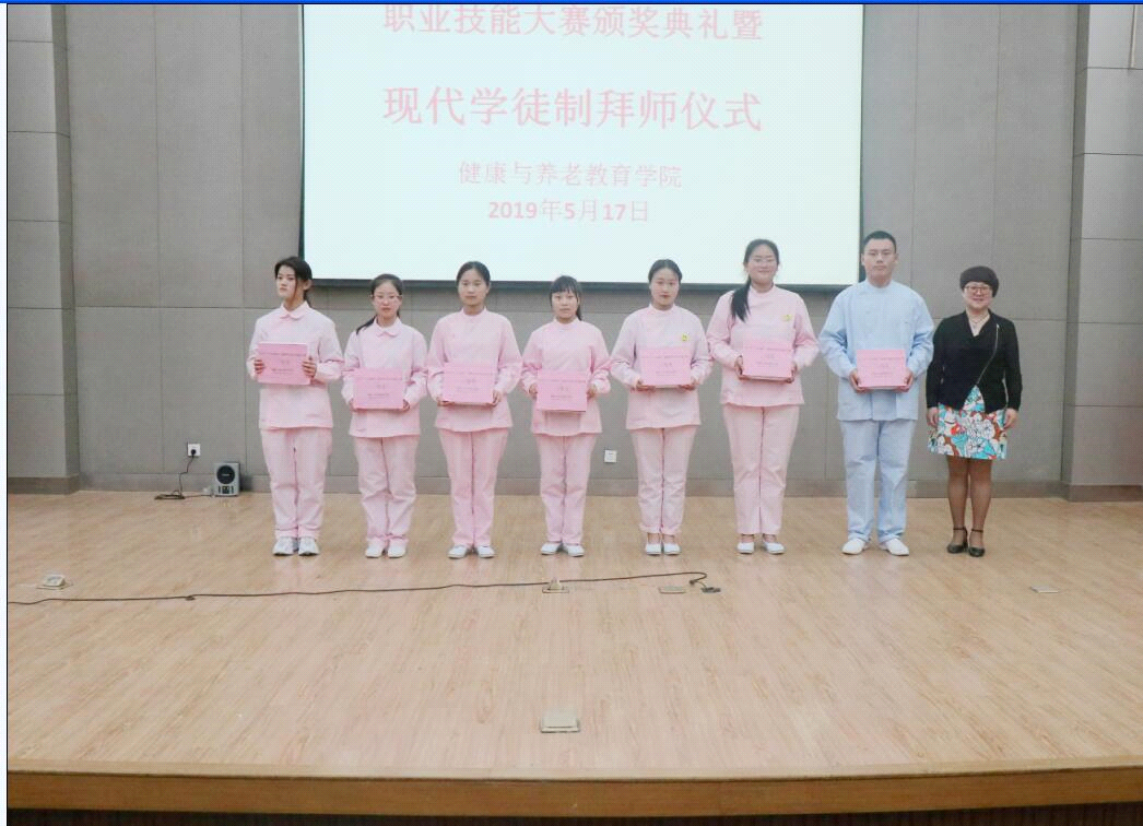 日出水了啊快点使劲动态图