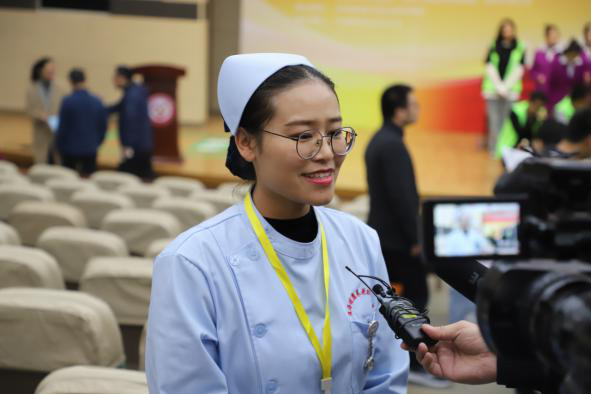 日出水了啊快点使劲动态图