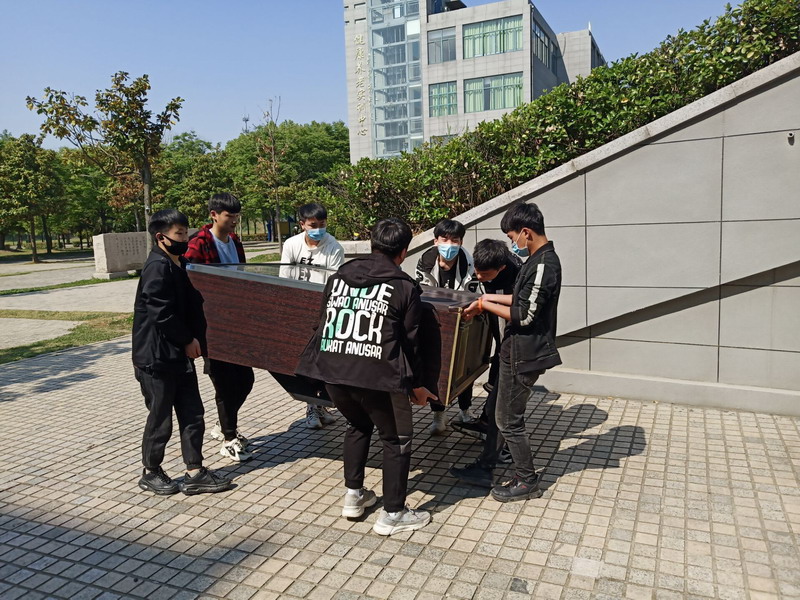 日出水了啊快点使劲动态图