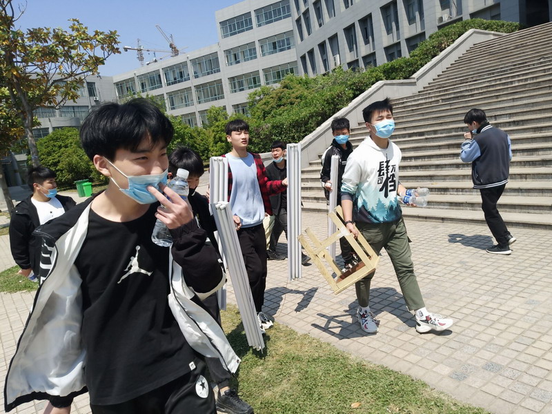 日出水了啊快点使劲动态图